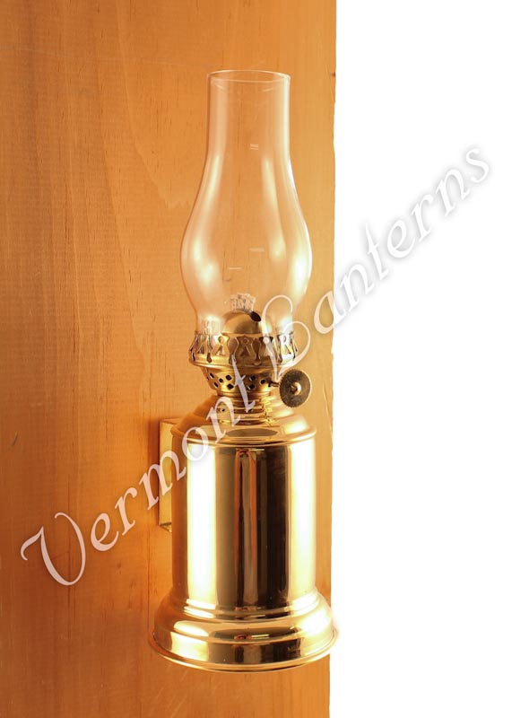 Oil Lanterns - Brass Tavern Mug Lamp - 11.5"